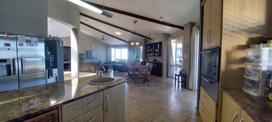 5 Bedroom Property for Sale in Myburgh Park Western Cape